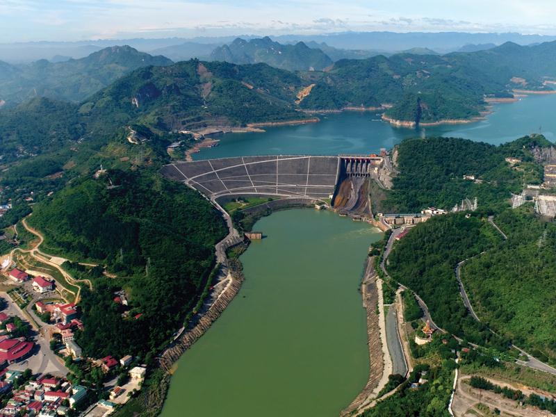 Việt Nam đã khai thác gần như tối đa các nguồn thủy điện và than. Trong ảnh: Thủy điện Hòa Bình. Ảnh: V.T