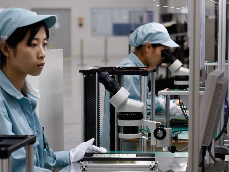 Nhiều nhà sản xuất Nhật Bản đang cân nhắc việc di dời sản xuất tới Việt Nam.
