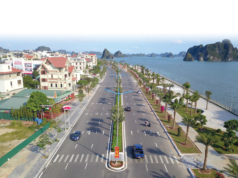 Đường bao biển Trần Quốc Nghiễn tại TP. Hạ Long giúp thành phố biển này thêm quyến rũ.