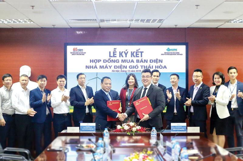 Lễ ký kết Hợp đồng mua bán điện Dự án Nhà máy Điện gió Thái Hòa.