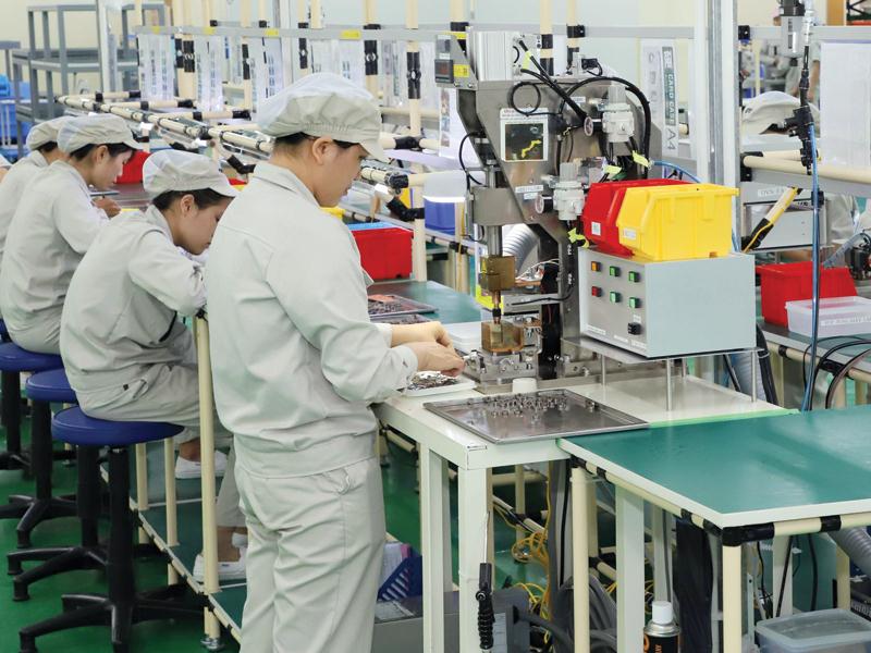 Nhiều nhà đầu tư Nhật Bản tiếp tục chọn Việt Nam là điểm đến. Trong ảnh: Sản xuất tại nhà máy NMS 100% vốn Nhật Bản tại Hà Nam. Ảnh: Đức Thanh