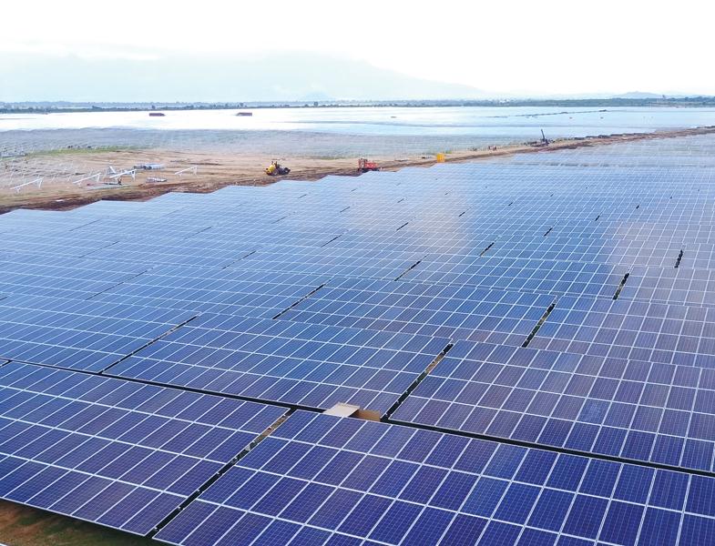 Cánh đồng điện mặt trời tại Ninh Thuận.