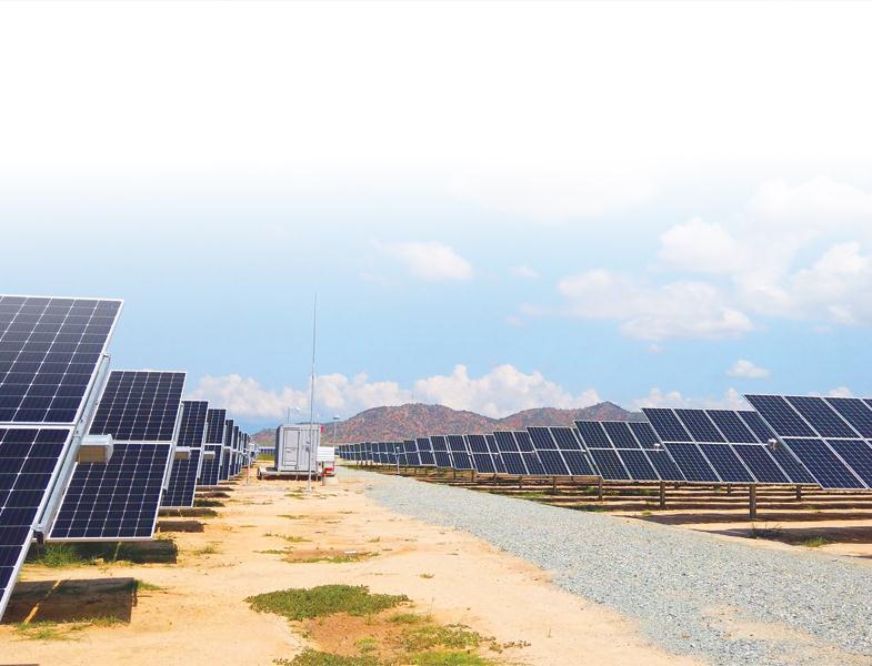 Dự án điện mặt trời Thiên Tân Solar Ninh Thuận có công nghệ hiện đại khi trục xoay 65 độ hấp thụ năng lượng mặt trời tạo ra điện năng.