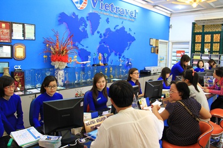 Vietravel buộc phải giảm thu nhập của các thành viên quản lý chủ chốt và thu hẹp quy mô nhân sự để tiết giảm chi phí.