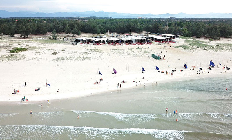 Khu vực ven biển Nam Quảng Bình có nhiều triển vọng để phát triển du lịch nghỉ dưỡng, hạ tầng đô thị.