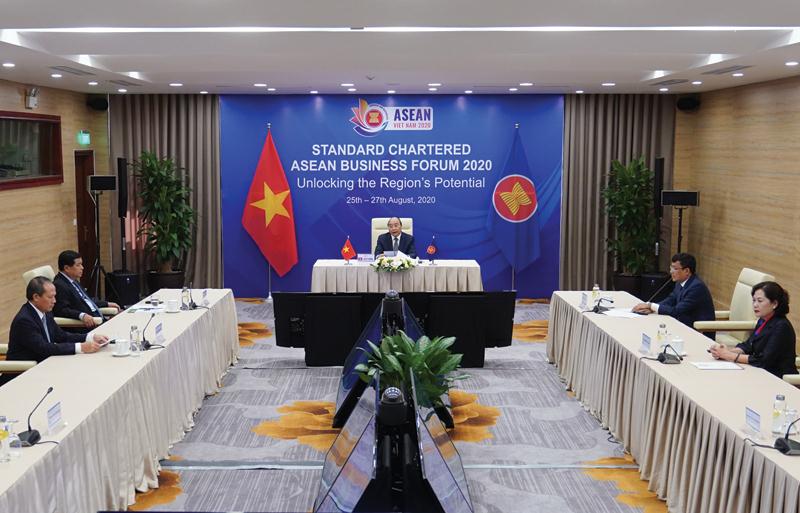Thủ tướng Chính phủ Nguyễn Xuân Phúc phát biểu tại Diễn đàn Kinh doanh ASEAN 2020. Ảnh: Quang Hiếu