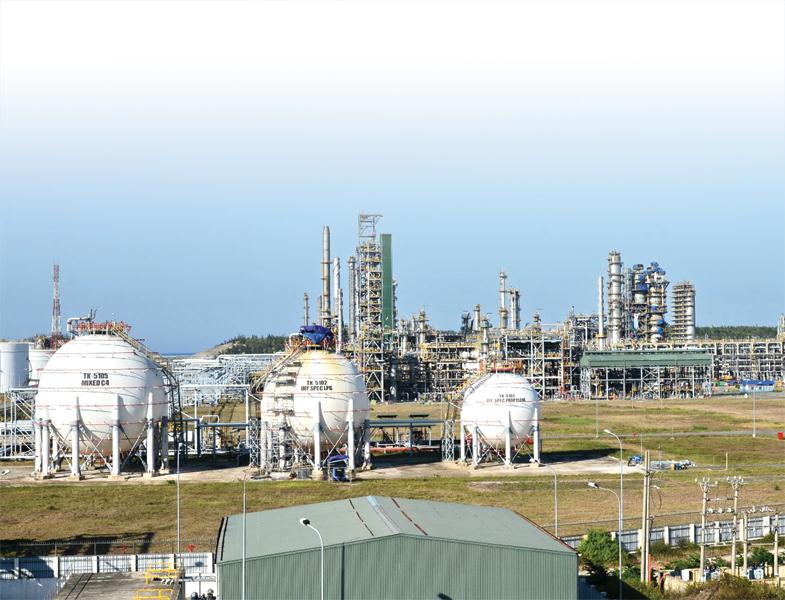PVN đã hoàn thành nhiều chỉ tiêu kế hoạch. Trong ảnh: Nhà máy Lọc dầu Dung Quất.