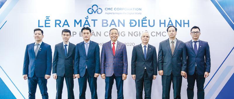 - Ông Nguyễn Trung Chính, Chủ tịch HĐQT Tập đoàn công nghệ CMC Ban lãnh đạo mới của CMC với nhiều gương mặt trẻ.