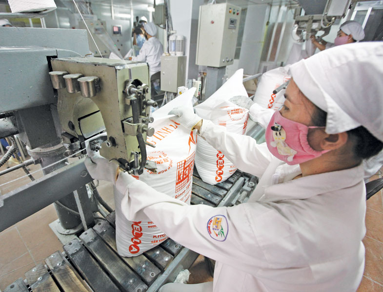 Sản xuất đường tại Công ty KCP Việt Nam.