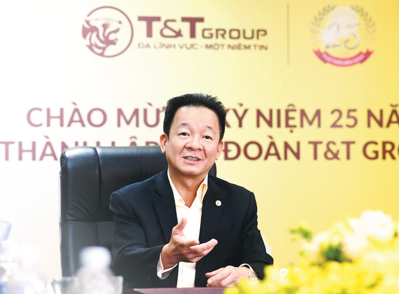 Chủ tịch Đỗ Quang Hiển không né tránh bất cứ điều gì mà nhà đầu tư đặt ra.