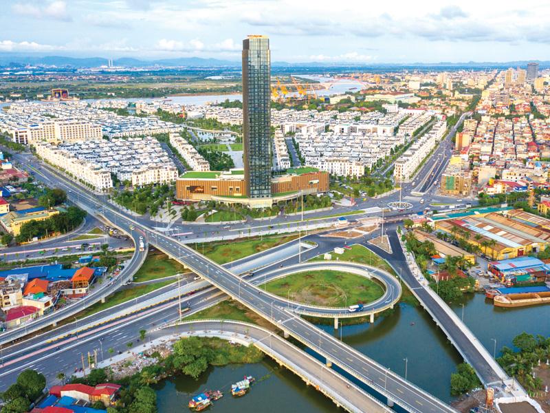 Hạ tầng giao thông và đô thị Hải Phòng ngày càng hiện đại, văn minh. Ảnh: Hồng Phong