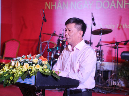 Chủ tịch UBND tỉnh Quảng Bình Nguyễn Hữu Hoài tiếp tục đưa ra cam kết đồng hành cùng nhà đầu tư và doanh nghiệp (Ảnh- Quangbinh.gov.vn)