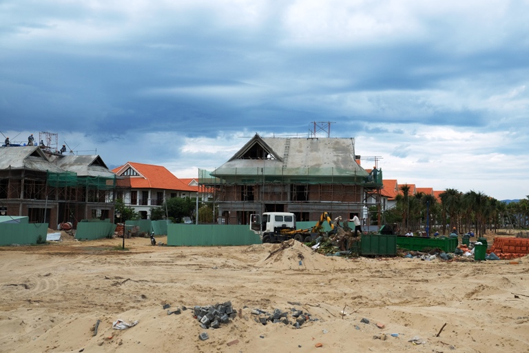 Các hạng mục công trình quần thể Khu Du lịch Quốc tế Ariyana Đà Nẵng đang được gấp rút thi công