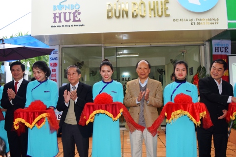 Khai trương quán Bún Bò Huế đầu tiên theo mô hình nhãn hiệu chứng nhận (Ảnh- Thuathienhue.gov.vn)