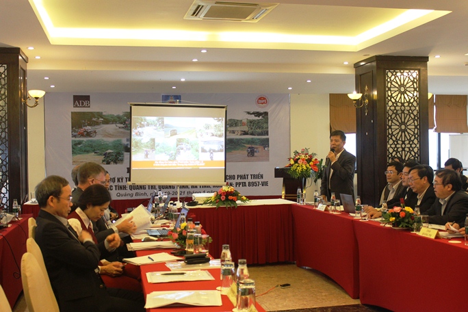 Chủ tịch UBND tỉnh Quảng Bình Nguyễn Hữu Hoài phát biểu tại Hội nghị cho rằng Dự án có ý nghĩa hết sức quan trọng trong phát triển kinh tế - xã hội của 4 tỉnh