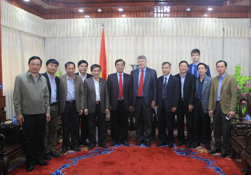 Lãnh đạo VietGazprom tại buổi làm việc với UBND tỉnh Quảng Trị