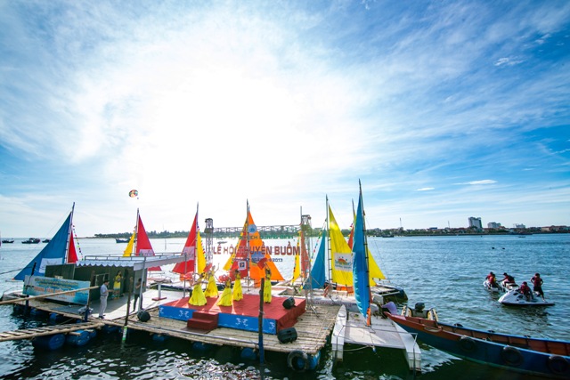 Lễ hội Thuyền buồm Quảng Bình diễn ra trên sông Nhật Lệ từ ngày 16-25/6