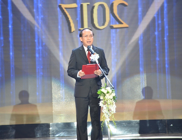 Phó chủ tịch UBND tỉnh Phú Yên Phan Đình Phùng phát biểu khai mạc Đêm chung kết