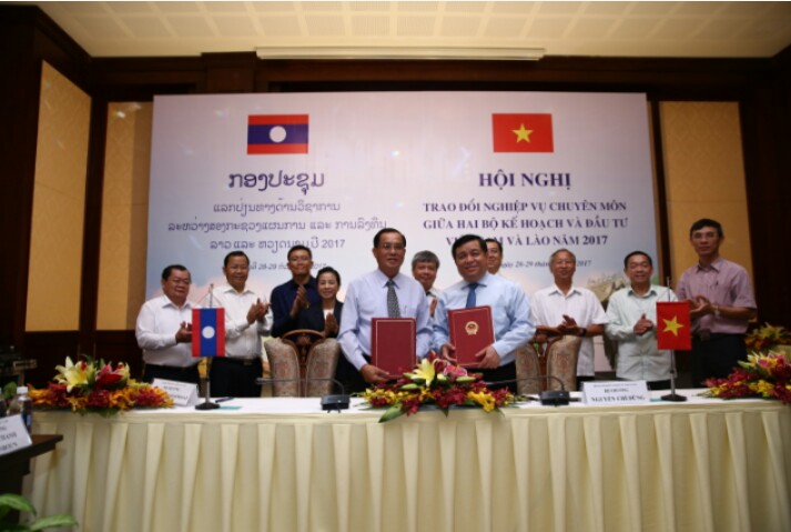 Bộ trưởng Nguyễn Chí Dũng và Bộ Trưởng đã đại diện hai Bộ đã ký Biên bản hợp tác giai đoạn 2017-2018.