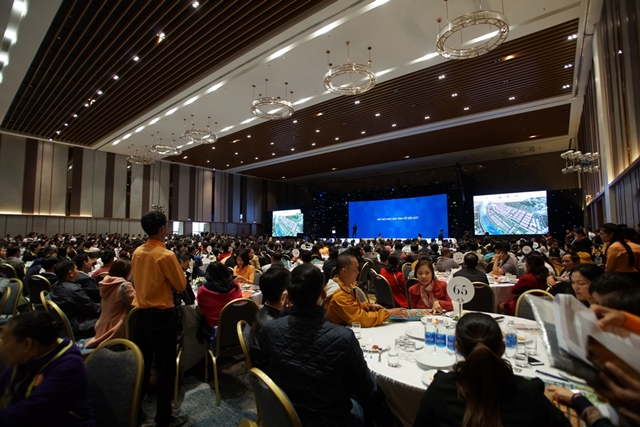 Cung Hội nghị Quốc tế Ariyana nơi diễn ra các cuộc họp chính tại Tuần lễ Cấp cao APEC đã kín hết chỗ do lượng khách hàng và nhà đầu tư đến rất đông