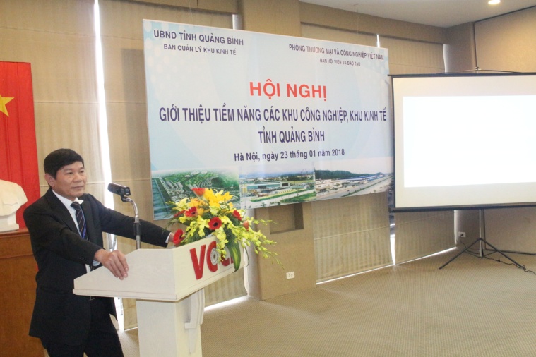 Ông Phạm Văn Năm – Trưởng Ban Quản lý Khu kinh tế Quảng Bình phát biểu tại hội nghị