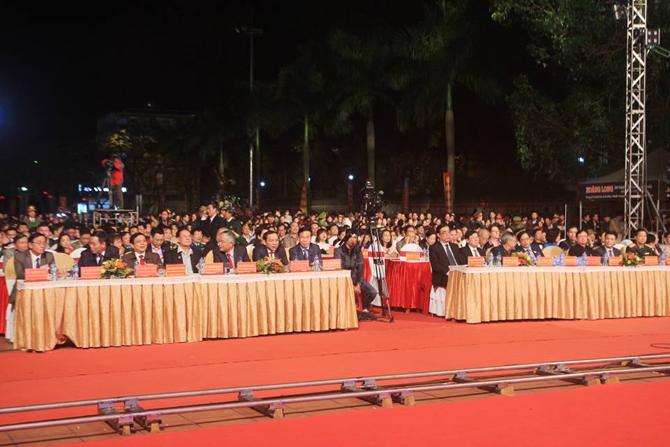 Các đại biểu tham dự tại đêm chương trình