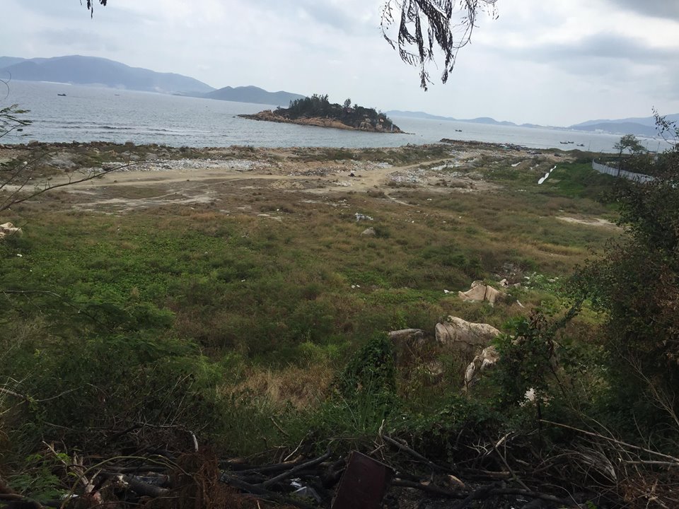Khu vực Công ty Cổ phần Nha Trang Sao tiến hành đổ đất lấn biển thực hiện Dự án
