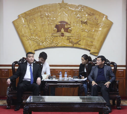 phó chủ tịch UBND tỉnh Quảng Bình Trần Tiến Dũng (phải ảnh) tiếp và làm việc với Phó tỉnh trưởng tỉnh Nam Gobi (CHND Mông Cổ)
