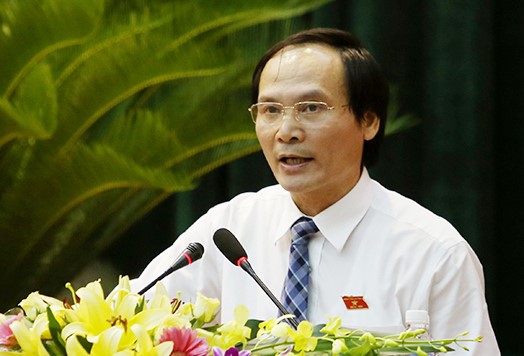 Giám đốc Sở NN&PTNT Hà Tĩnh Nguyễn Văn Việt trả lời chất vấn xung quanh những Dự án nông nghiệp thua lỗ tại Hà Tĩnh.
