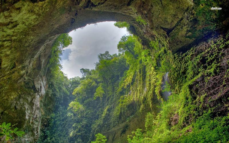Hang Sơn Đòong, hang động lớn nhất thế giới.
