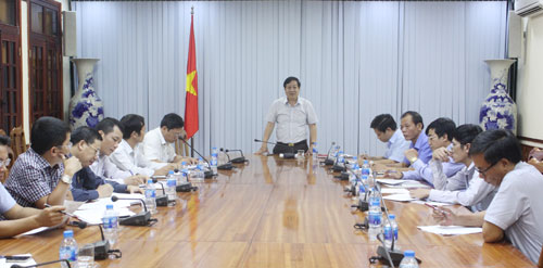 Phó chủ tịch Nguyễn Xuân Quang chủ trì cuộc họp.