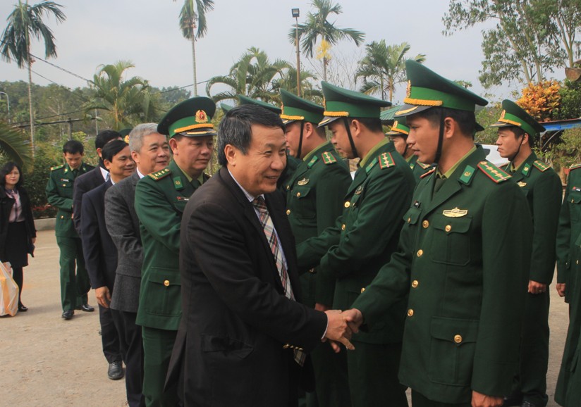 Lãnh đạo tỉnh Quảng Trị thăm, chúc tết các đồn biên phòng.