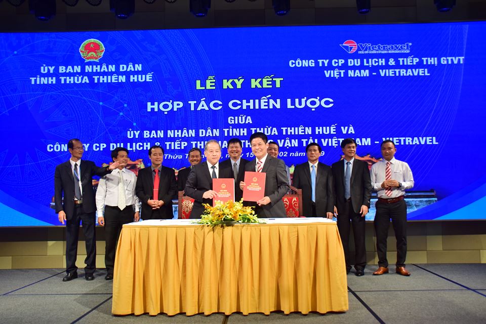 Ký kết hợp tác chiến lược giữa UBND tỉnh Thừa Thiên Huế với Vietravel