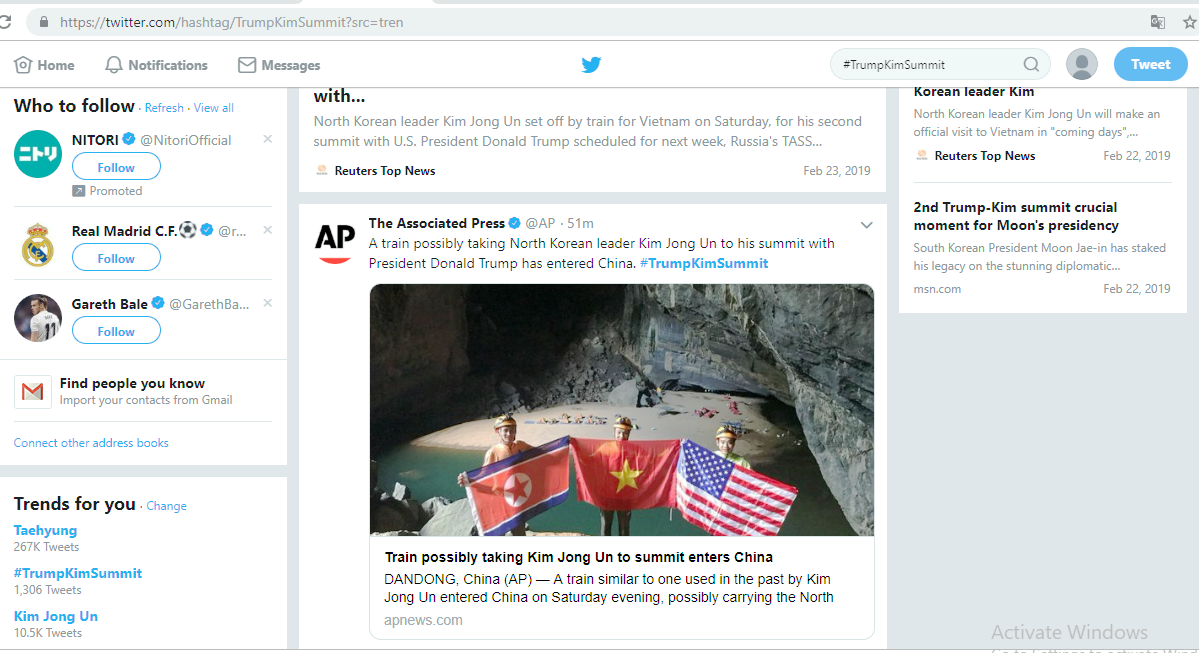 Bức ảnh khách du lịch khám phá hang động chụp ảnh cùng với 3 lá cờ Mỹ - Triều Tiên – Việt Nam được Associated Press (AP) – hãng thông tấn xã Hoa Kỳ lớn nhất thế giới sử dụng trong bài viết về sự kiện hội nghị thượng đĩnh Mỹ - Triều Tiên tại Hà Nội 