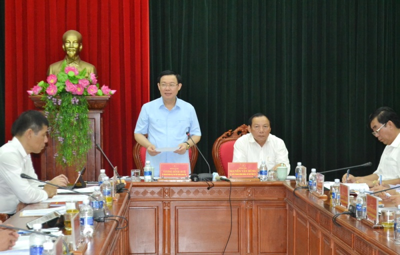 Phó Thủ tướng Vương Đình Huệ phát biểu tại buổi làm việc với tỉnh Quảng Trị.