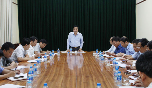 Phó chủ tịch Nguyễn Xuân Quang phát biểu chỉ đạo tại cuộc họp