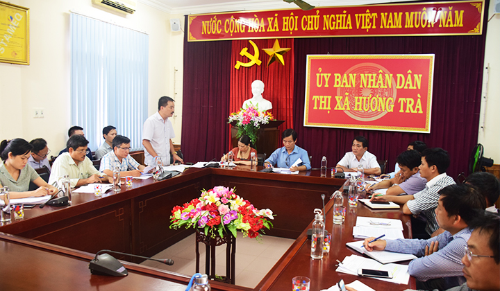 Phó chủ tịch UBND tỉnh Thừa Thiên Huế Nguyễn Văn Phương chủ trì cuộc họp
