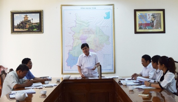 Phó Chủ tịch UBND tỉnh Kon Tum Nguyễn Hữu Tháp phát biểu tại buổi làm việc