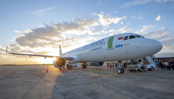 Việc ra mắt hãng bay Bamboo Airway tại sân bay Đồng Hới của FLC Group là bước khởi đầu cho Dự án nâng cấp sân bay, kéo đất liền kề sân bay liên tục HOT