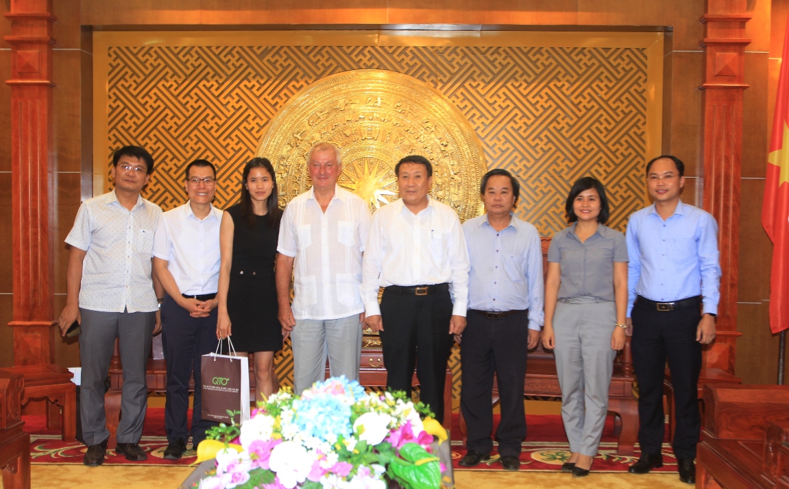 Lãnh đạo UBND tỉnh Quảng Trị làm việc với Công ty IAK Agrar.