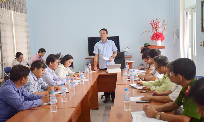 UBND tỉnh Thừa Thiên Huế cho biết, Phó Chủ tịch UBND tỉnh Thừa Thiên Huế Phan Thiên Định vừa đi khảo sát thực tế và làm việc với UBND huyện A Lưới, các đơn vị liên quan cùng chủ Dự án nhà máy thủy điện A Lin B1 (Công ty cổ phần thủy điện Trường Phú) về tình hình khai thác cát, sỏi trái phép tại sông A Lin.