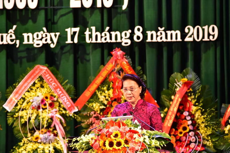 Chủ tịch Quốc hội Nguyễn Thị Kim Ngân phát biểu ghi nhận những thành tích nổi bật của Đảng bộ, nhân dân tỉnh Thừa Thiên Huế.