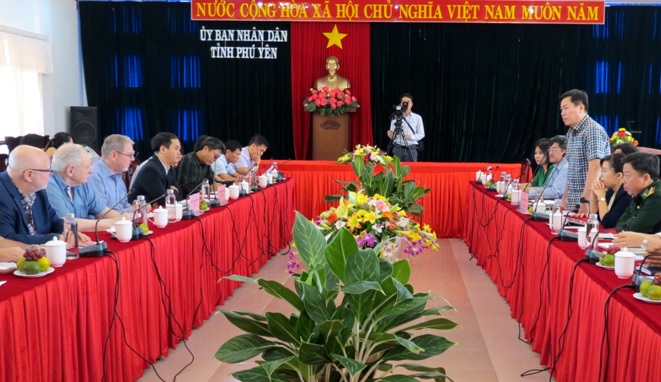 Phó Chủ tịch UBND tỉnh Phú Yên Trần Hữu Thế cùng các sở, ngành làm việc với đoàn công tác