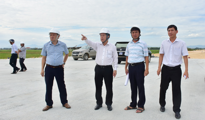 Chủ tịch UBND tỉnh Thừa Thiên Huế Phan Ngọc Thọ kiểm tra thực địa tiến độ thi công tuyến đường Phú Mỹ- Thuận An