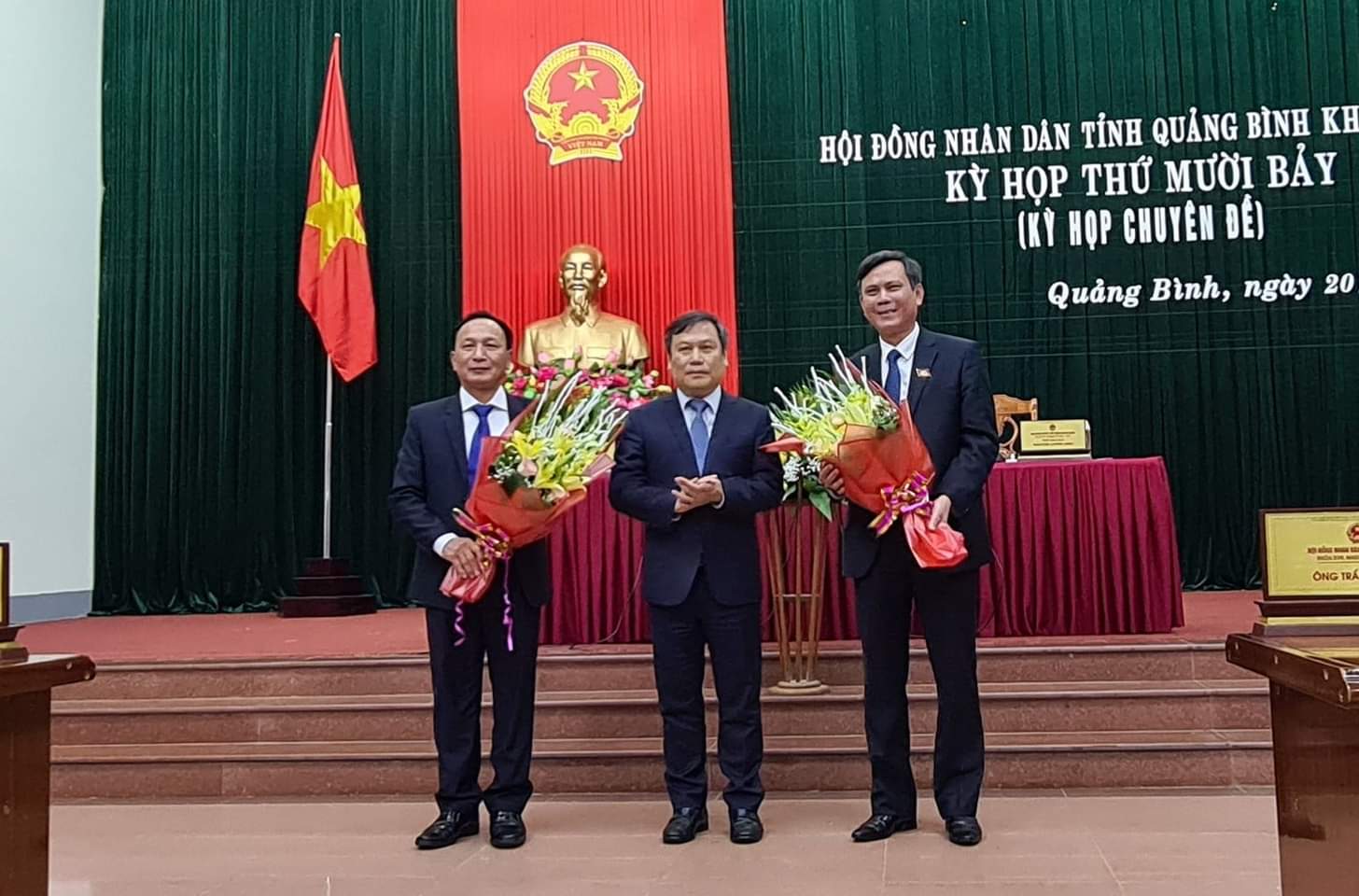 Chủ tịch UBND Quảng Bình: Chủ tịch UBND Quảng Bình đã đưa ra nhiều chính sách hợp lý và đưa Quảng Bình trở thành một trong những điểm đến du lịch hấp dẫn nhất Việt Nam. Tình hình kinh tế đang phát triển nhanh chóng và các dự án đầu tư thu hút đối tác nước ngoài được triển khai với tốc độ nhanh chóng.