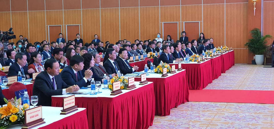 Hội nghị có sự tham dự của Phó Thủ tướng Chính phủ Trịnh Đình Dũng và lãnh đạo các Bộ, ban, ngành Trung ương.