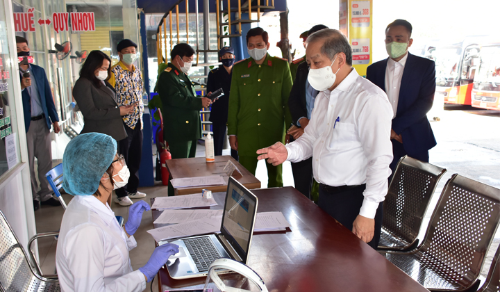 Chủ tịch UBND tỉnh Thừa Thiên Huế Phan Ngọc Thọ kiểm tra công tác phòng chống Covid-19 tại khu cách ly T3