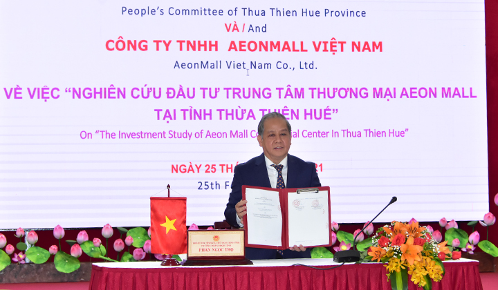 Chủ tịch UBND tỉnh Thừa Thiên huế Phan Ngọc Thọ ký Biên bản Ghi nhớ