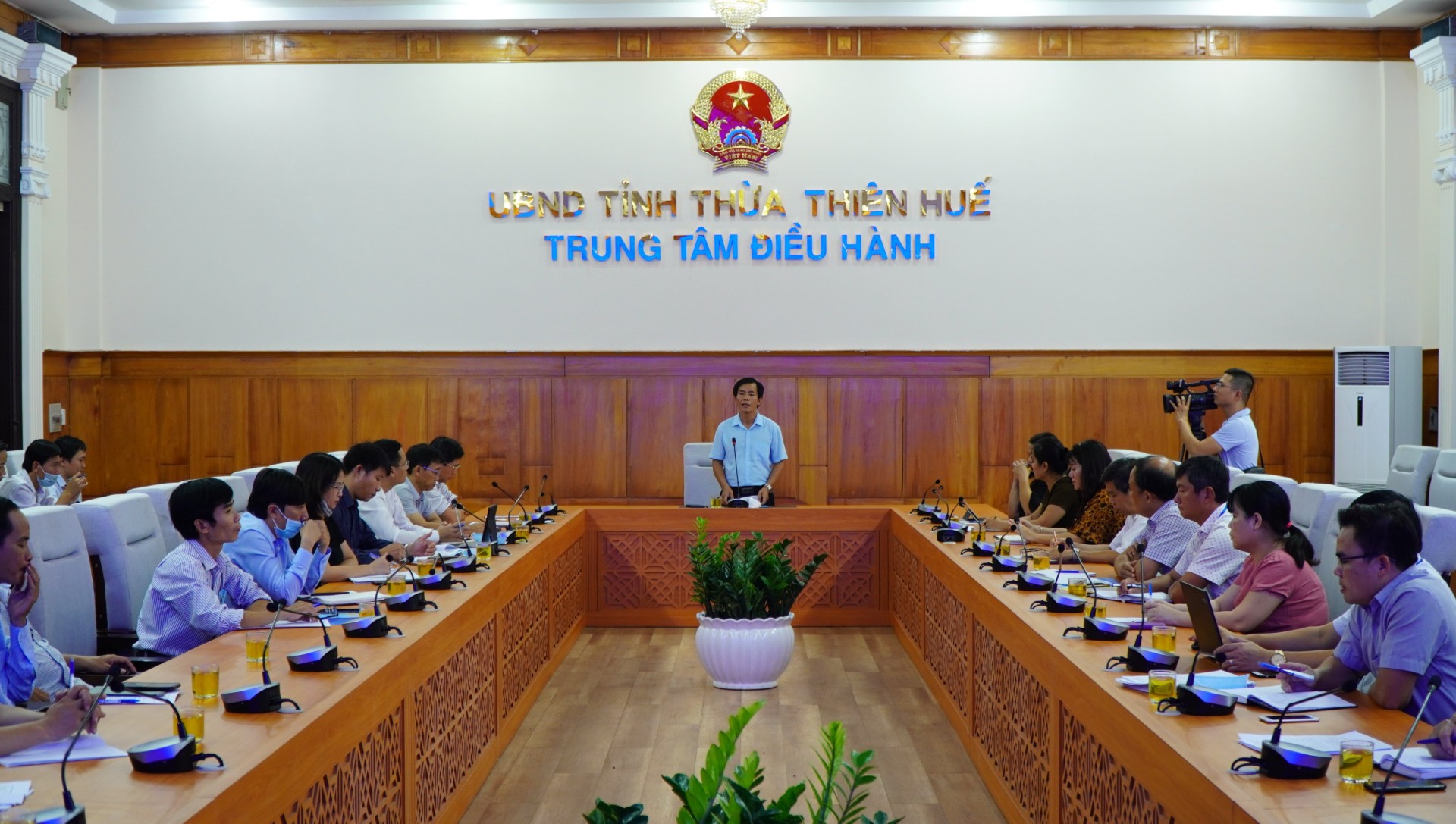 Chủ tịch UBND tỉnh Thừa Thiên Huế Nguyễn Văn Phương chủ trì cuộc họp.