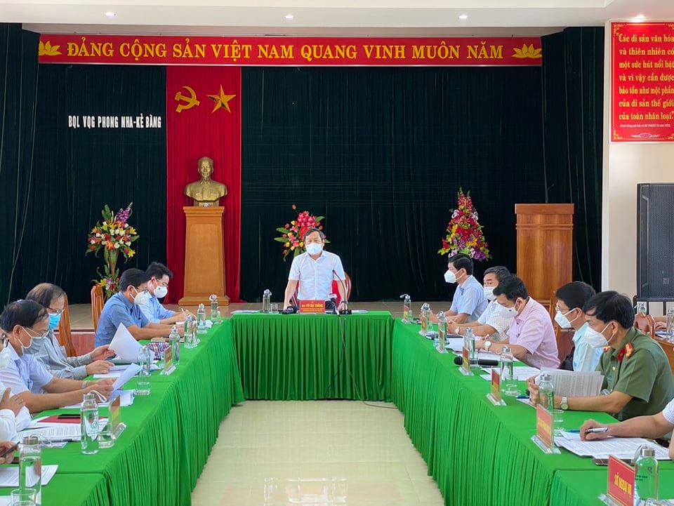 Bí thư Tỉnh ủy Quảng Bình Vũ Đại Thắng chủ trì buổi làm việc với các sở ban ngành và doanh nghiệp hoạt động lĩnh vực du lịch trên địa bàn tỉnh Quảng Bình.